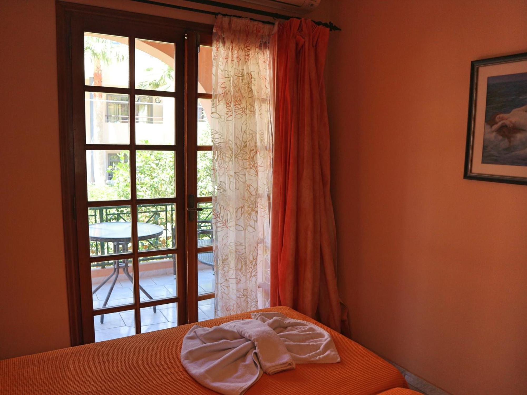 Villa Eleni Seaside Apartments Platanés Zimmer foto