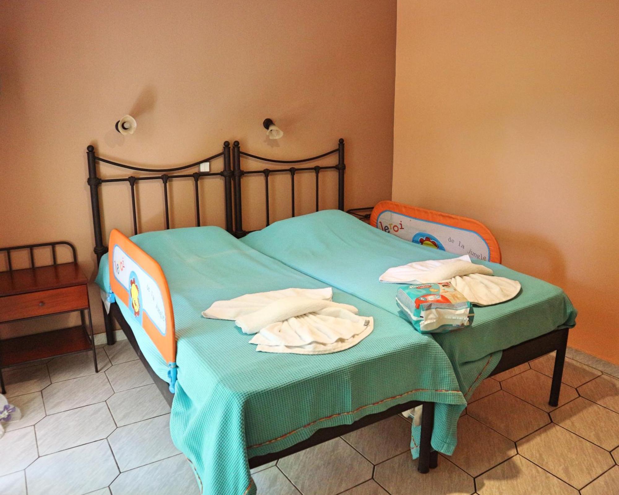 Villa Eleni Seaside Apartments Platanés Zimmer foto
